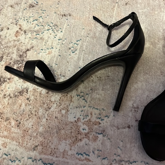 Steve Madden single strap black heels - Picture 2 of 5